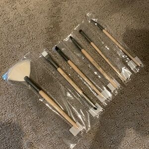 New Jane Iredale 6-Piece Makeup Brush Set